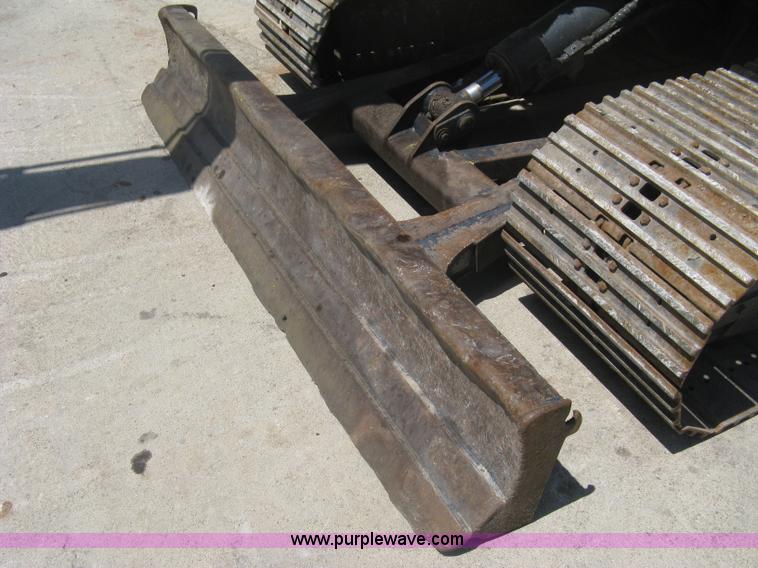 image for item A6432 2000 Komatsu PC75R excavator