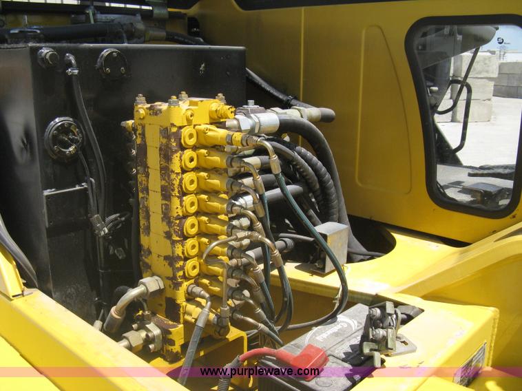 image for item A6432 2000 Komatsu PC75R excavator