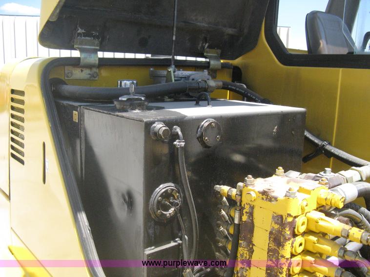 image for item A6432 2000 Komatsu PC75R excavator