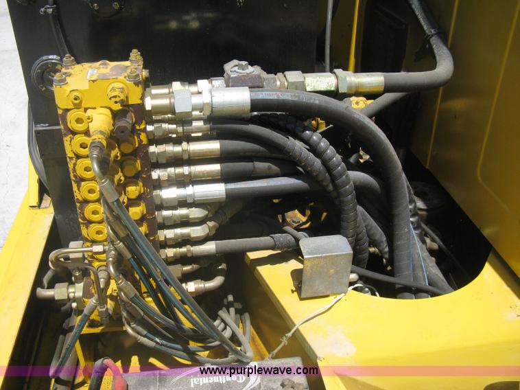 image for item A6432 2000 Komatsu PC75R excavator