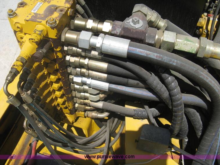 image for item A6432 2000 Komatsu PC75R excavator