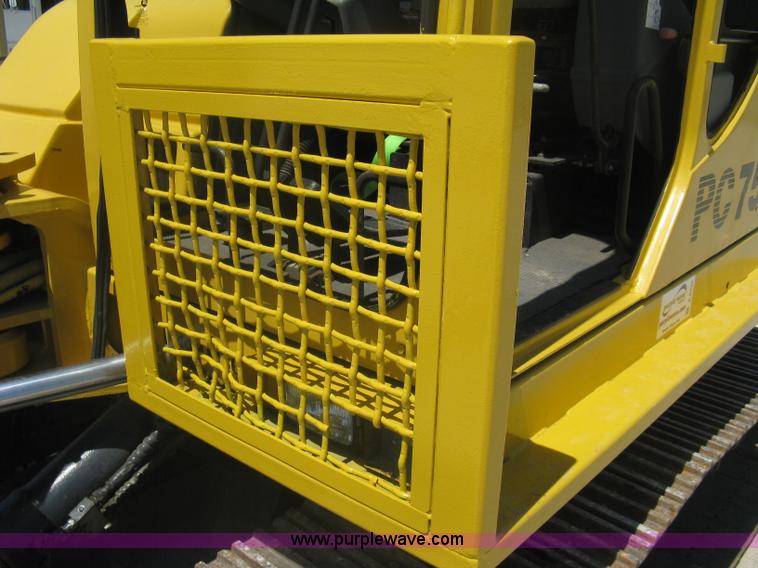 image for item A6432 2000 Komatsu PC75R excavator