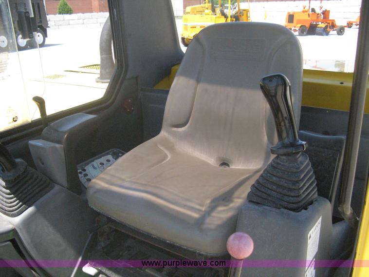 image for item A6432 2000 Komatsu PC75R excavator