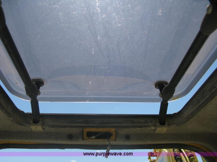 image for item A6432 2000 Komatsu PC75R excavator