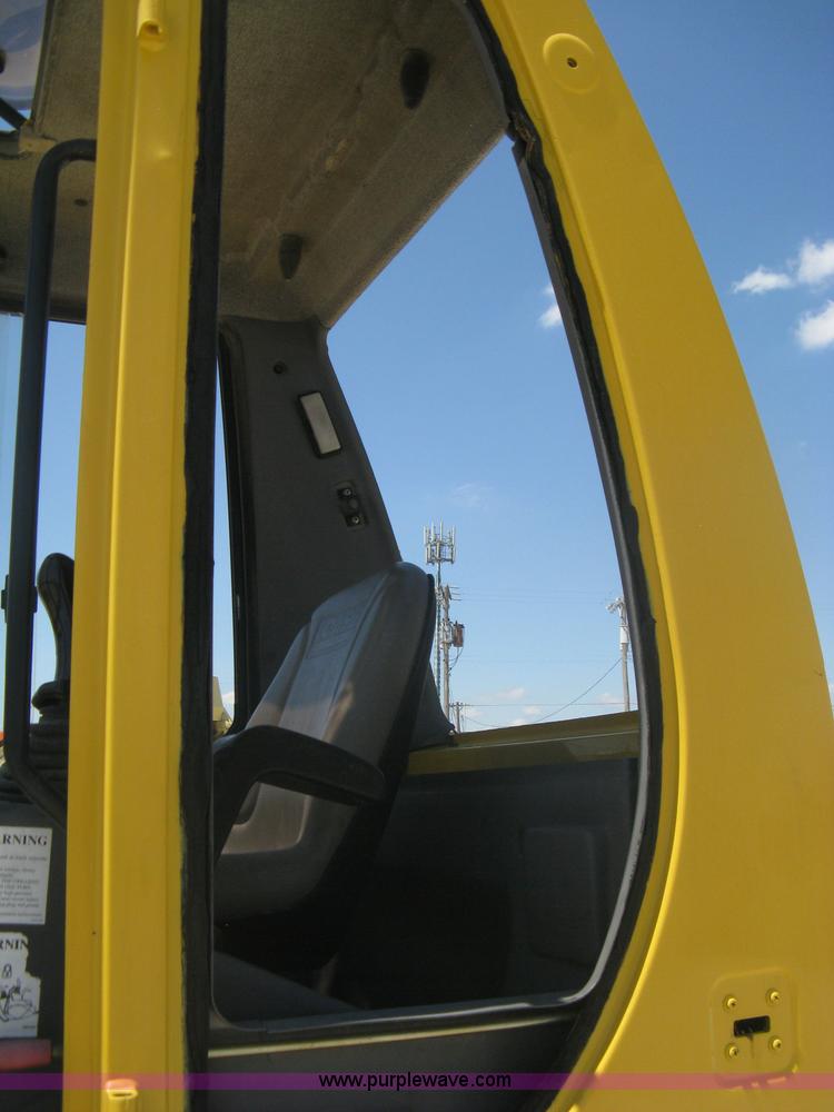 image for item A6432 2000 Komatsu PC75R excavator
