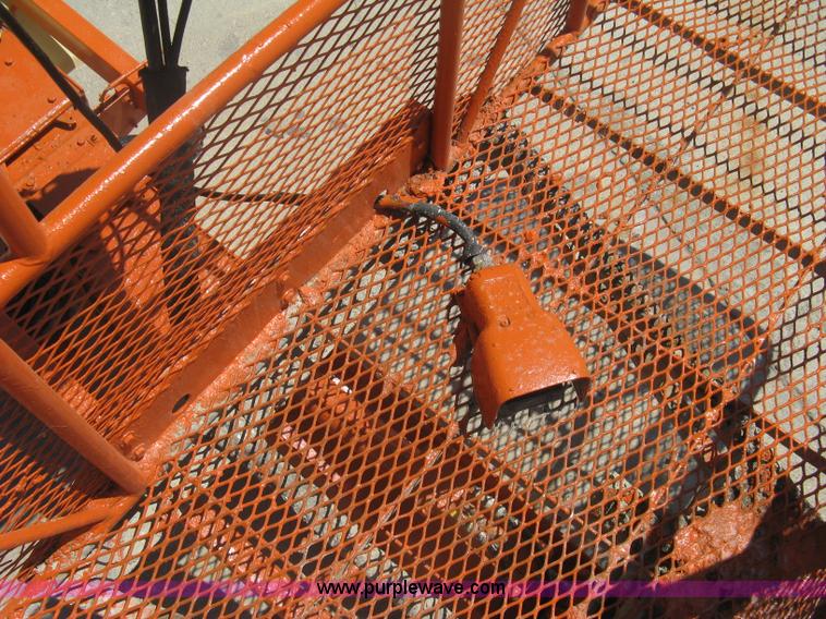 image for item A6433 1991 JLG 110HX boom lift