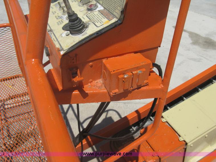 image for item A6433 1991 JLG 110HX boom lift