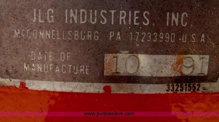 image for item A6433 1991 JLG 110HX boom lift