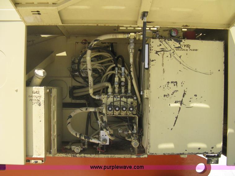 image for item A6433 1991 JLG 110HX boom lift