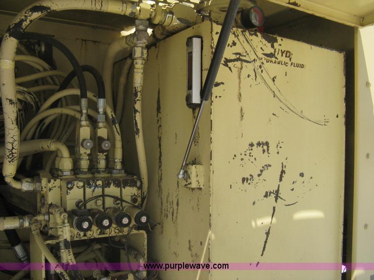 image for item A6433 1991 JLG 110HX boom lift