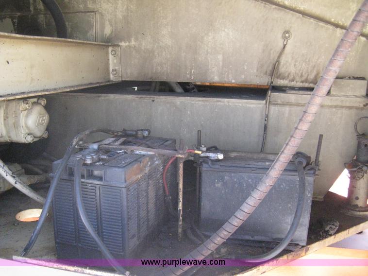 image for item A6433 1991 JLG 110HX boom lift