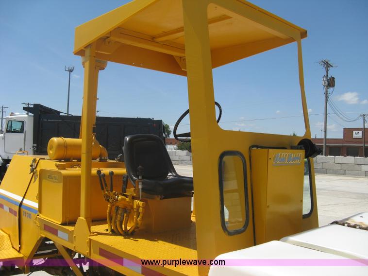 image for item A6435 Broce RJ300 broom