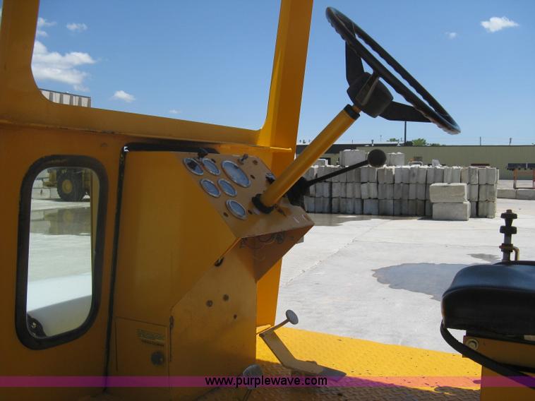 image for item A6435 Broce RJ300 broom