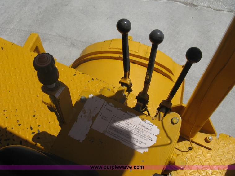 image for item A6435 Broce RJ300 broom