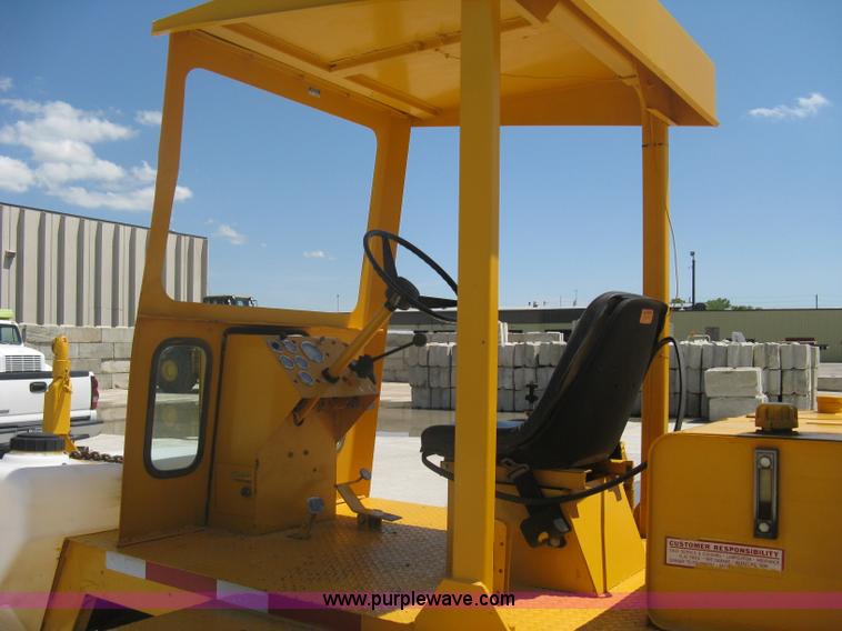 image for item A6435 Broce RJ300 broom