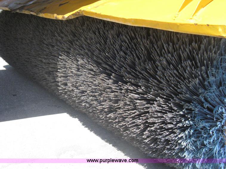 image for item A6435 Broce RJ300 broom