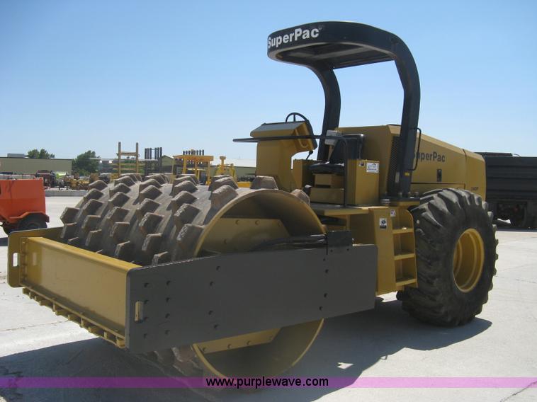 image for item A6437 Champion 840P SuperPac vibratory padfoot roller