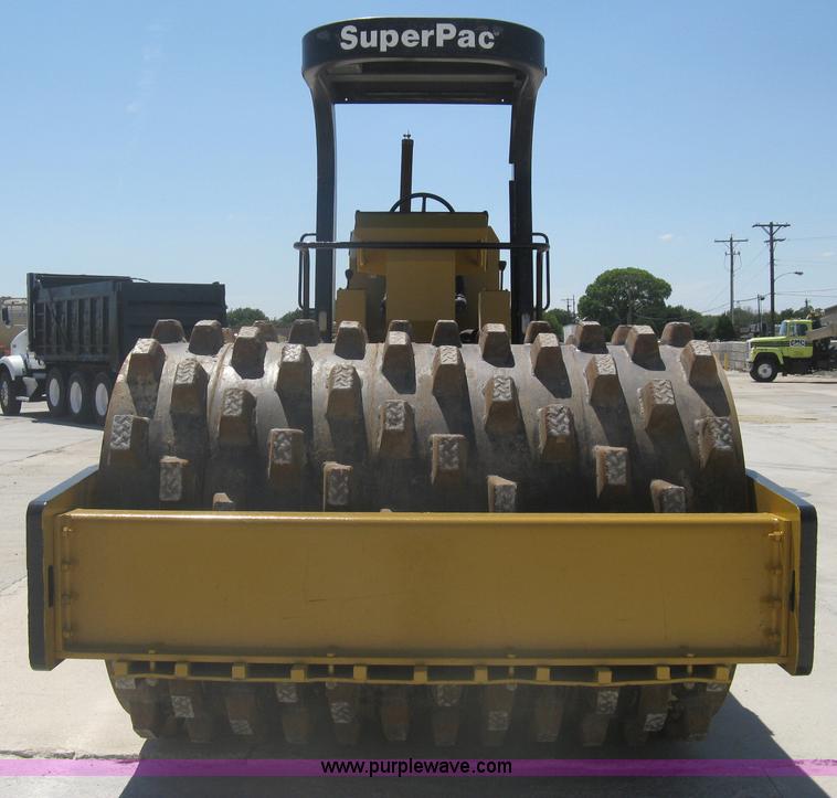 image for item A6437 Champion 840P SuperPac vibratory padfoot roller
