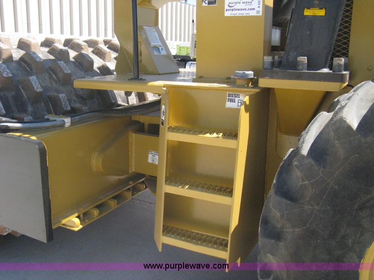 image for item A6437 Champion 840P SuperPac vibratory padfoot roller