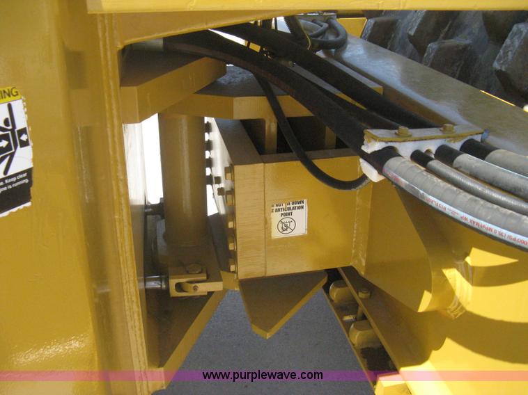 image for item A6437 Champion 840P SuperPac vibratory padfoot roller