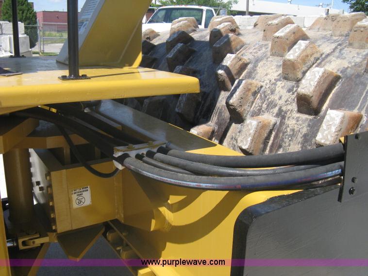 image for item A6437 Champion 840P SuperPac vibratory padfoot roller