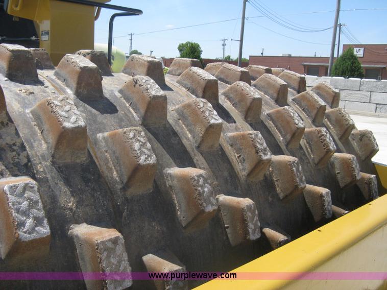 image for item A6437 Champion 840P SuperPac vibratory padfoot roller