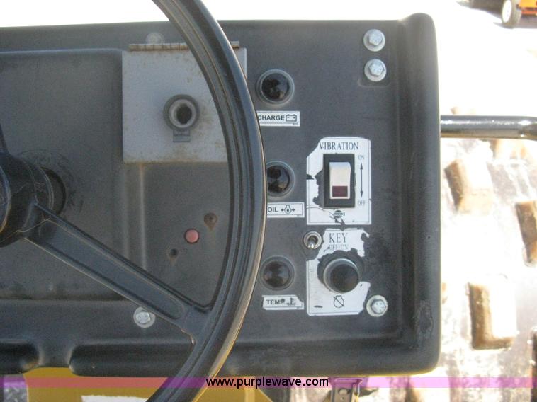 image for item A6437 Champion 840P SuperPac vibratory padfoot roller