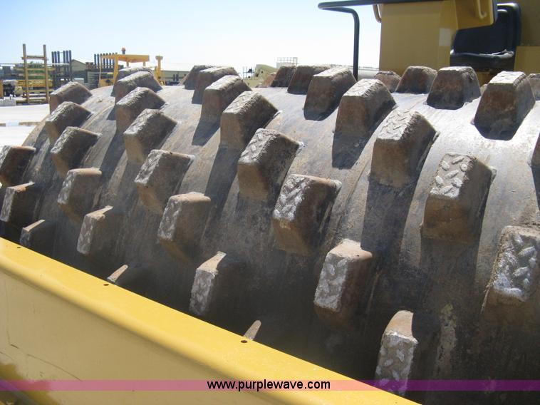 image for item A6437 Champion 840P SuperPac vibratory padfoot roller