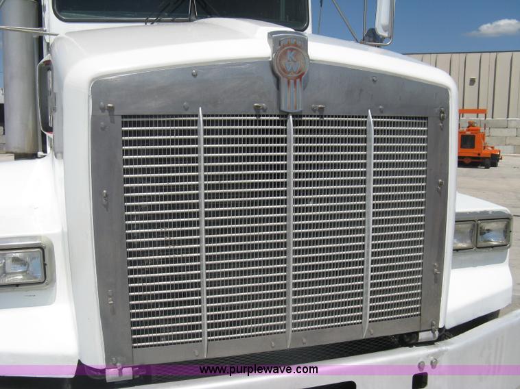 image for item A6438 1994 Kenworth T800B dump truck