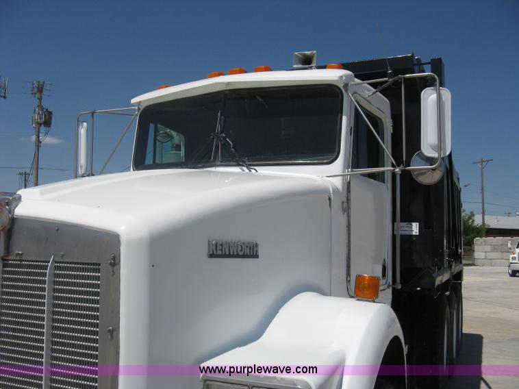 image for item A6438 1994 Kenworth T800B dump truck