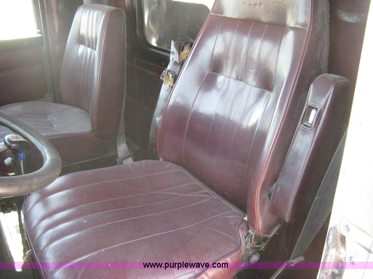 image for item A6438 1994 Kenworth T800B dump truck