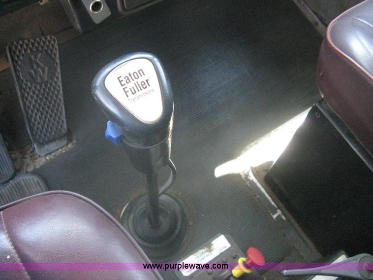 image for item A6438 1994 Kenworth T800B dump truck