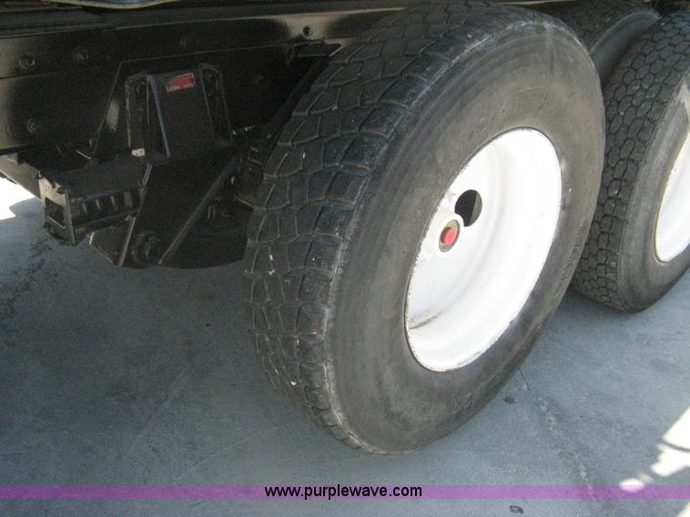 image for item A6438 1994 Kenworth T800B dump truck