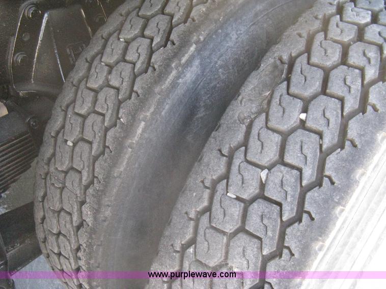 image for item A6438 1994 Kenworth T800B dump truck