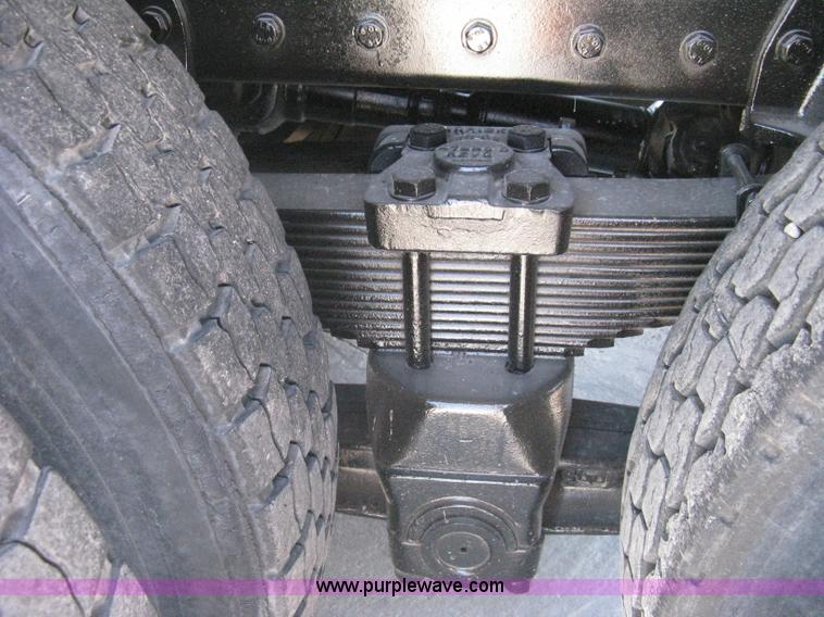 image for item A6438 1994 Kenworth T800B dump truck