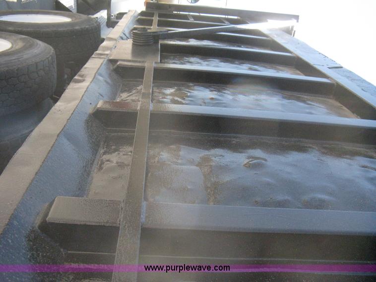 image for item A6438 1994 Kenworth T800B dump truck