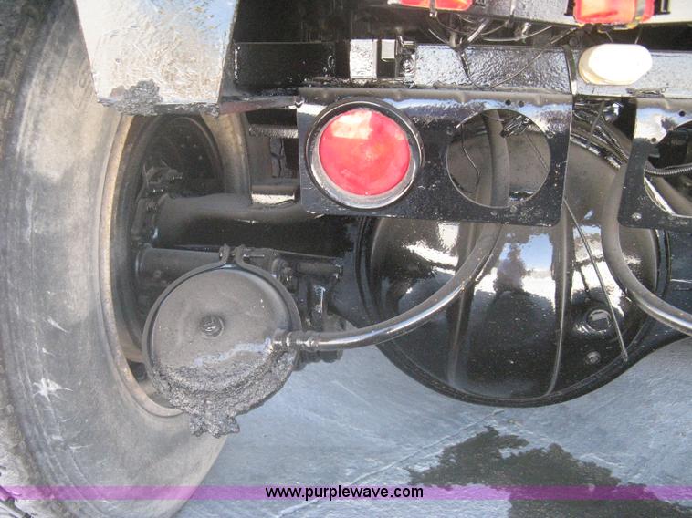 image for item A6438 1994 Kenworth T800B dump truck