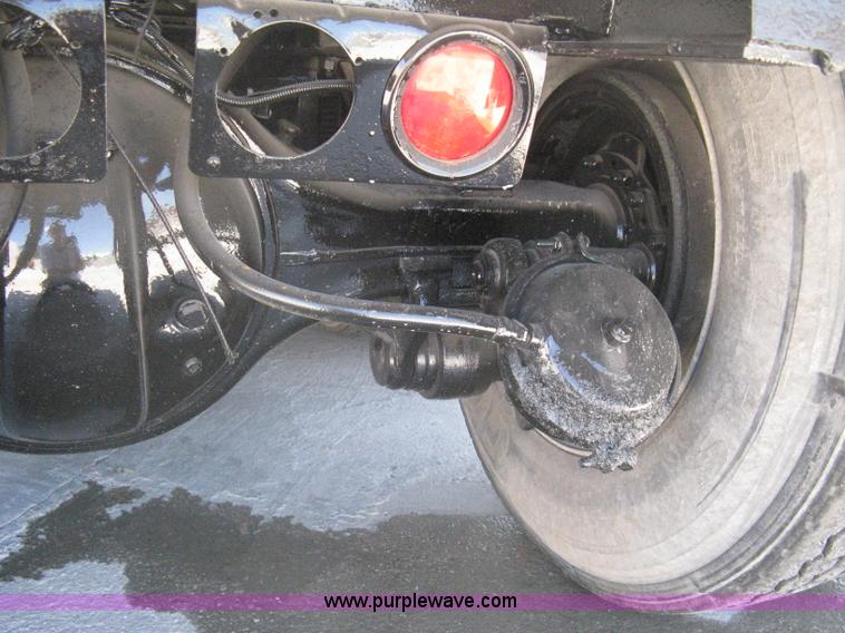 image for item A6438 1994 Kenworth T800B dump truck