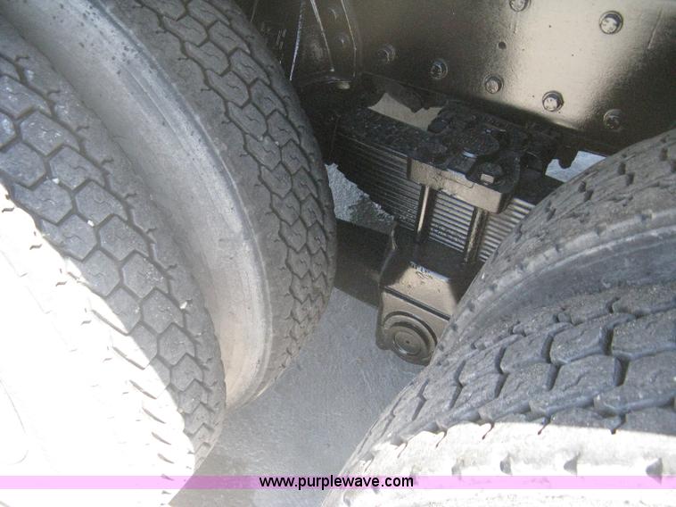 image for item A6438 1994 Kenworth T800B dump truck