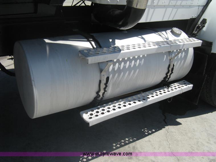 image for item A6438 1994 Kenworth T800B dump truck