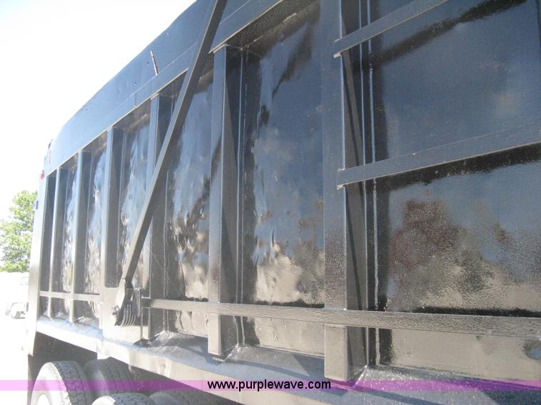 image for item A6438 1994 Kenworth T800B dump truck