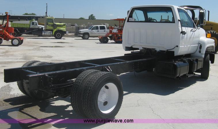 image for item A6439 1991 GMC Topkick two ton truck cab and chassis