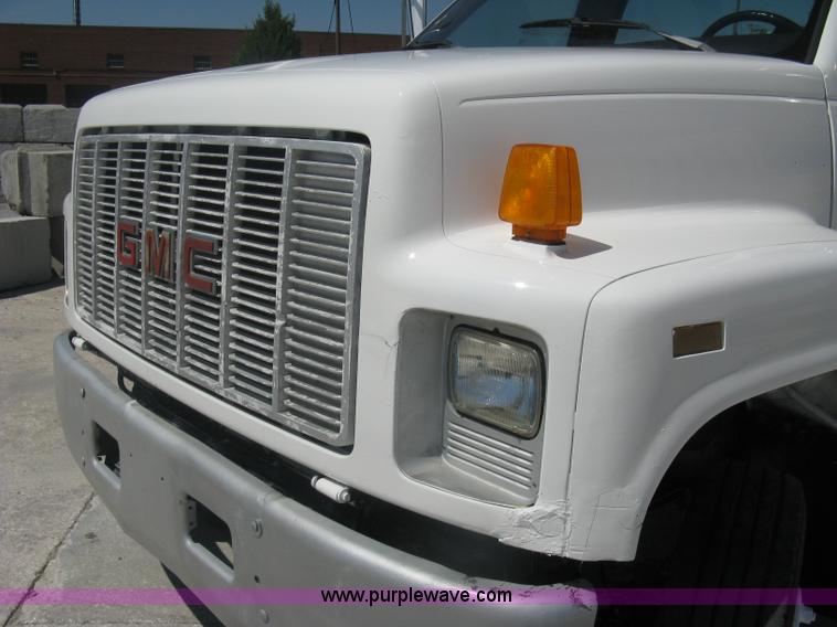 image for item A6439 1991 GMC Topkick two ton truck cab and chassis