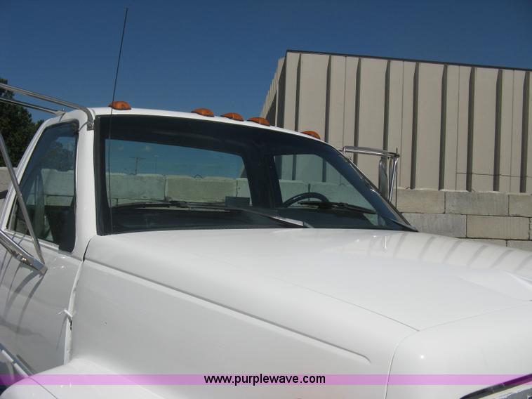 image for item A6439 1991 GMC Topkick two ton truck cab and chassis