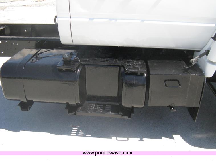 image for item A6439 1991 GMC Topkick two ton truck cab and chassis