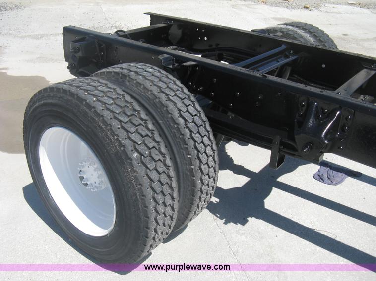 image for item A6439 1991 GMC Topkick two ton truck cab and chassis