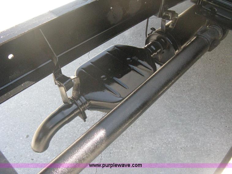 image for item A6439 1991 GMC Topkick two ton truck cab and chassis