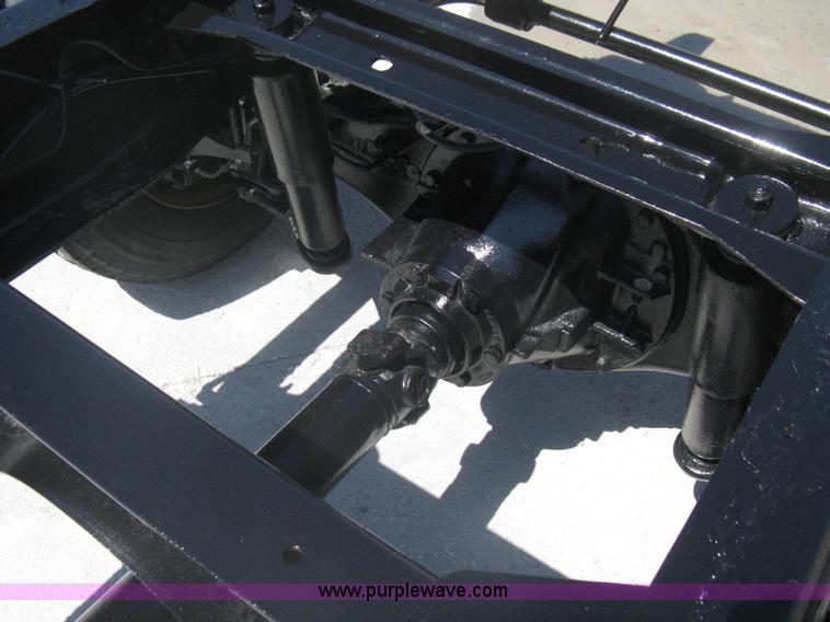 image for item A6439 1991 GMC Topkick two ton truck cab and chassis