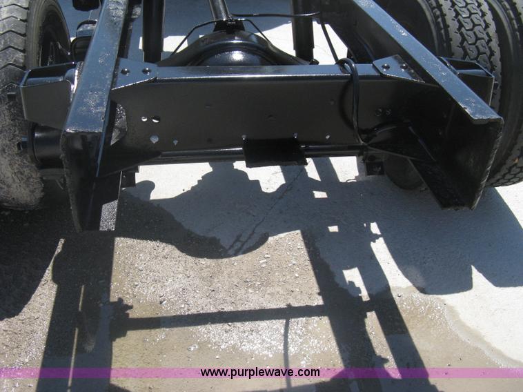 image for item A6439 1991 GMC Topkick two ton truck cab and chassis