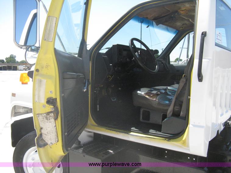 image for item A6439 1991 GMC Topkick two ton truck cab and chassis